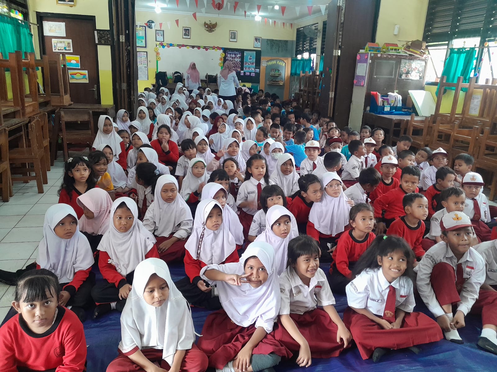Wisata LiterAsyik Ke SDN Malaka Jaya 12